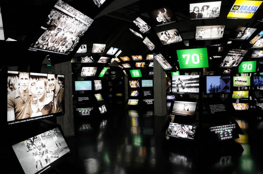 <strong>5. <a href="https://viajeaqui.abril.com.br/estabelecimentos/br-sp-sao-paulo-atracao-museu-do-futebol" rel="Museu do Futebol" target="_self">Museu do Futebol</a>, <a href="https://viajeaqui.abril.com.br/cidades/br-sp-sao-paulo" rel="São Paulo" target="_self">São Paulo</a>, <a href="https://viajeaqui.abril.com.br/estados/br-sao-paulo" rel="SP" target="_self">SP</a></strong>                    A localização não poderia ser mais estratégica: o museu está instalado sob as arquibancadas do Estádio do Pacaembu. A experiência é válida tanto para os amantes do esporte como pra quem só quer conhecer as instalações interativas, com tecnologia de primeira <strong>5. <a href="https://viajeaqui.abril.com.br/estabelecimentos/br-sp-sao-paulo-atracao-museu-do-futebol" rel="Museu do Futebol" target="_self">Museu do Futebol</a>, <a href="https://viajeaqui.abril.com.br/cidades/br-sp-sao-paulo" rel="São Paulo" target="_self">São Paulo</a>, <a href="https://viajeaqui.abril.com.br/estados/br-sao-paulo" rel="SP" target="_self">SP</a></strong>                    A localização não poderia ser mais estratégica: o museu está instalado sob as arquibancadas do Estádio do Pacaembu. A experiência é válida tanto para os amantes do esporte como pra quem só quer conhecer as instalações interativas, com tecnologia de primeira