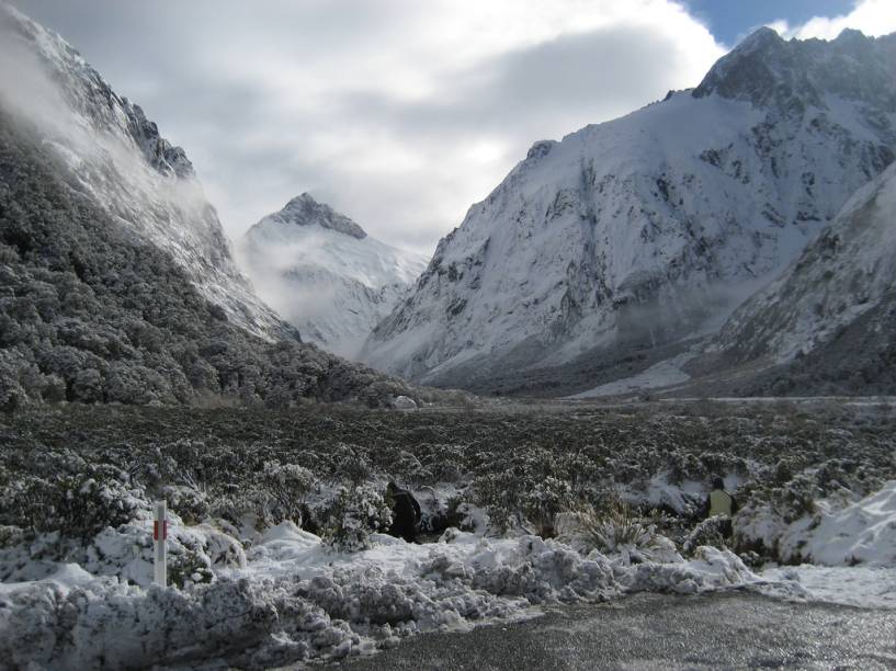<strong>9. Milford Road, Nova Zel&acirc;ndia&nbsp;</strong>Com 294 quil&ocirc;metros de extens&atilde;o, a Estrada Estadual 94, no sul da Nova Zel&acirc;ndia, &eacute; considerada uma das mais belas do planeta, passando por vales, c&acirc;nions e rios entre Milford Sound e Gore