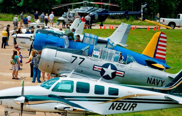 O National Air and Space Museum de Chantilly, VA, oferece programas regulares para crianças O National Air and Space Museum de Chantilly, VA, oferece programas regulares para crianças