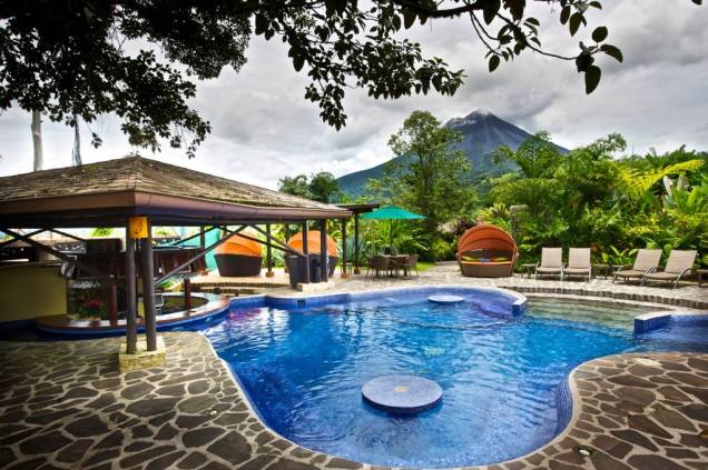 <strong>2. Nayara Hotel, Spa & Gardens, Parque Nacional do Vulcão Arenal, <a href="https://viajeaqui.abril.com.br/paises/costa-rica/fotos" rel="Costa Rica" target="_blank">Costa Rica</a></strong>Com vista para o vulcão Arenal e cercado por florestas e cachoeiras, promove diversas atividades de aventura - e muito conforto para quem preferir relaxar.Mês mais barato para se hospedar: Junho <strong>2. Nayara Hotel, Spa & Gardens, Parque Nacional do Vulcão Arenal, <a href="https://viajeaqui.abril.com.br/paises/costa-rica/fotos" rel="Costa Rica" target="_blank">Costa Rica</a></strong>Com vista para o vulcão Arenal e cercado por florestas e cachoeiras, promove diversas atividades de aventura - e muito conforto para quem preferir relaxar.Mês mais barato para se hospedar: Junho