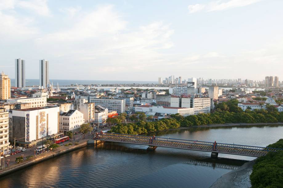 <strong>3. <a href="https://viajeaqui.abril.com.br/cidades/br-pe-recife" rel="Recife (PE)" target="_blank">Recife (PE)</a></strong> A surpresa da Embratur ficou com a indicação de Recife (PE) para sediar a Convenção Anual da IGLTA (International Gay and Lesbian Tourism Association), em 2019 <strong>3. <a href="https://viajeaqui.abril.com.br/cidades/br-pe-recife" rel="Recife (PE)" target="_blank">Recife (PE)</a></strong> A surpresa da Embratur ficou com a indicação de Recife (PE) para sediar a Convenção Anual da IGLTA (International Gay and Lesbian Tourism Association), em 2019