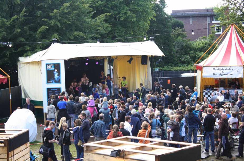 <strong>Noorderzon, Groningen </strong>    Noorderzon é uma manifestação de artes internacional que atrai mais de 125.000 visitantes todos os anos. Em 2014 o festival ocorre do dia 21 a 31 de agosto. <strong>Noorderzon, Groningen </strong>    Noorderzon é uma manifestação de artes internacional que atrai mais de 125.000 visitantes todos os anos. Em 2014 o festival ocorre do dia 21 a 31 de agosto.