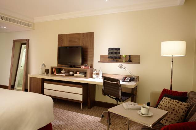 Apartamento da categoria Deluxe no Renaissance São Paulo Hotel recebe novos itens como cadeiras ergonômicas Apartamento da categoria Deluxe no Renaissance São Paulo Hotel recebe novos itens como cadeiras ergonômicas