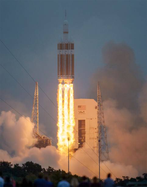 No Kennedy Space Center, é possível comprar ingressos para assistir a lançamentos de foguetes. Para saber quais são os próximos lançamentos e agendar sua visita, <a href="https://www.kennedyspacecenter.com/events" rel="acesse o site do Kennedy Space Center" target="_blank">acesse o site do Kennedy Space Center</a>