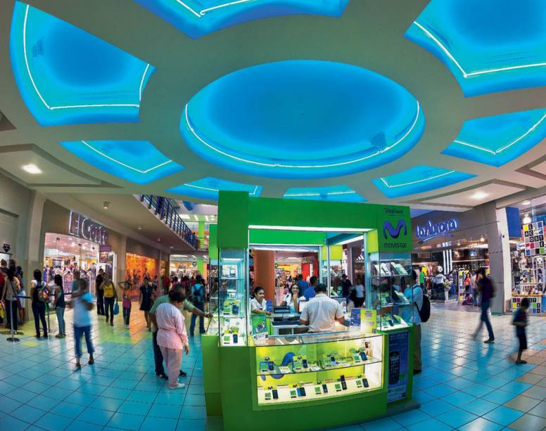 Compras à americana no sideral Albrook Mall