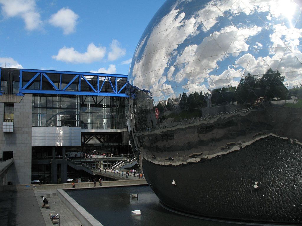 Geode da Cidade das Ci&ecirc;ncias e Ind&uacute;stria, em La Villette