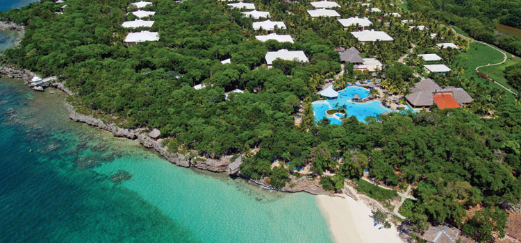 <strong><a href="https://www.meliacuba.com/cuba-hotels/hotel-paradisus-riodeoro" rel="Paradisus Rio de Oro Resort & Spa" target="_blank">Paradisus Rio de Oro Resort & Spa</a> - <a href="https://viajeaqui.abril.com.br/paises/cuba" rel="Cuba" target="_blank">Cuba</a></strong>Eco-resort em completa harmonia com o ambiente ao seu redor. Está localizado a poucos quilômetros do Parque Nacional Bahía de Naranjo, na praia Calabacita, de frente para uma barreira de corais. Recebe apenas adultos, tem serviço personalizado com amplas opções gastronômicas, além de bebidas ilimitadas incluídas. Oferece diversas atividades náuticas, como snorkel, veleiros, caiaques, hidrobicicletas, pólo aquático e windsurfing. Em terra, atividades como yoga, meditação, tai chi, ping pong, arqueria, tiro com carabinas, vôlei, entre outras, vão te manter ocupado – se você se cansar de descansar