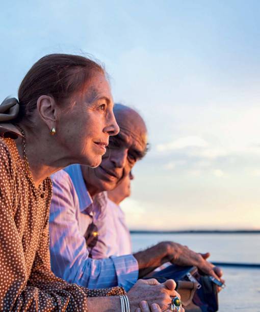 Marina Colasanti e Affonso Romano na partida do navio Marina Colasanti e Affonso Romano na partida do navio