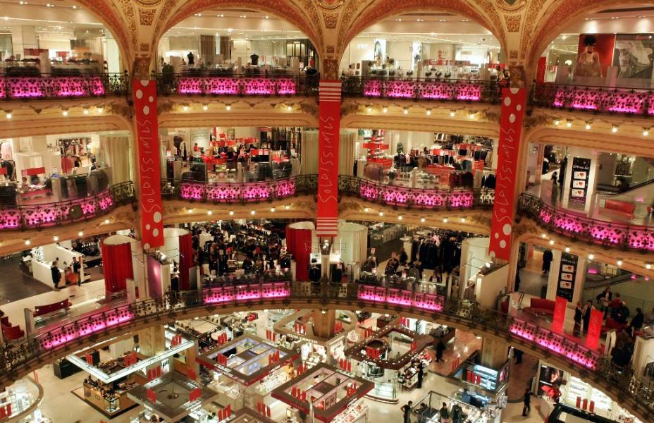 As Galeries Lafayette promovem anualmente uma liquidação de inverno