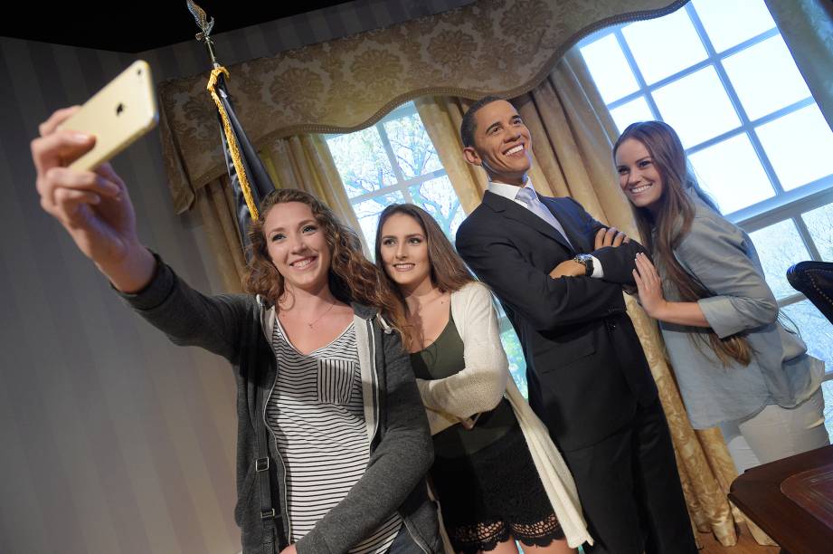 <strong>Para fotografar: Madame Tussauds </strong>    O museu de cera mais famoso do mundo é relativamente novo em Orlando. Inaugurado em 2014, as estátuas estão atualizadíssimas, basta uma voltinha e você já se depara com réplicas quase idênticas de estrelas como Selena Gomez, Steve Jobs, Marilyn Monroe, Madonna, Jimy Fallon... As selfies estão liberadas!