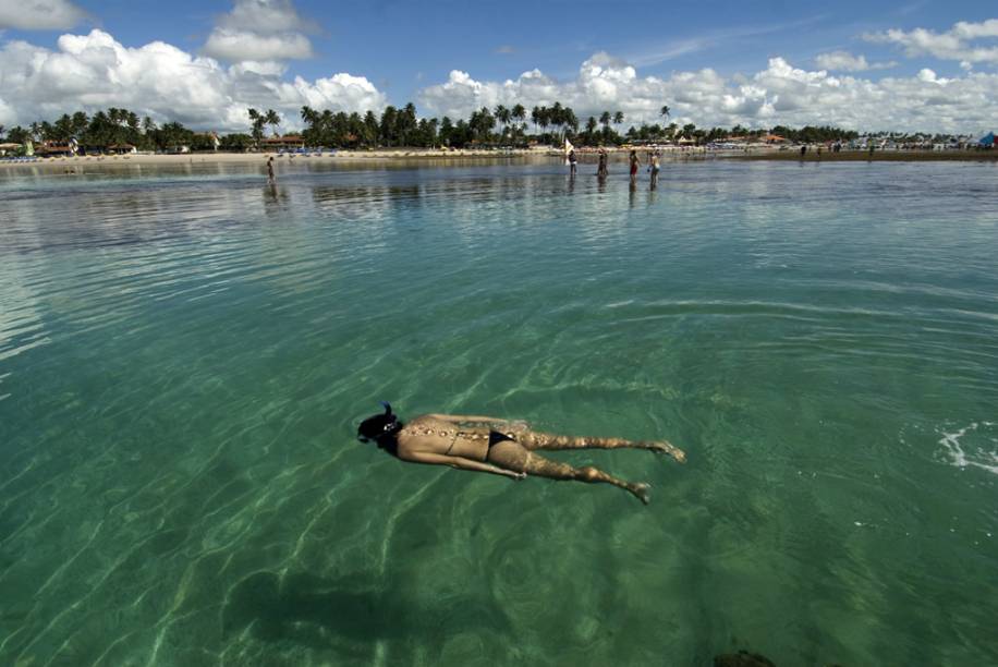 As piscinas naturais, mornas e cristalinas tornaram Porto de Galinhas um dos principais destinos do Nordeste