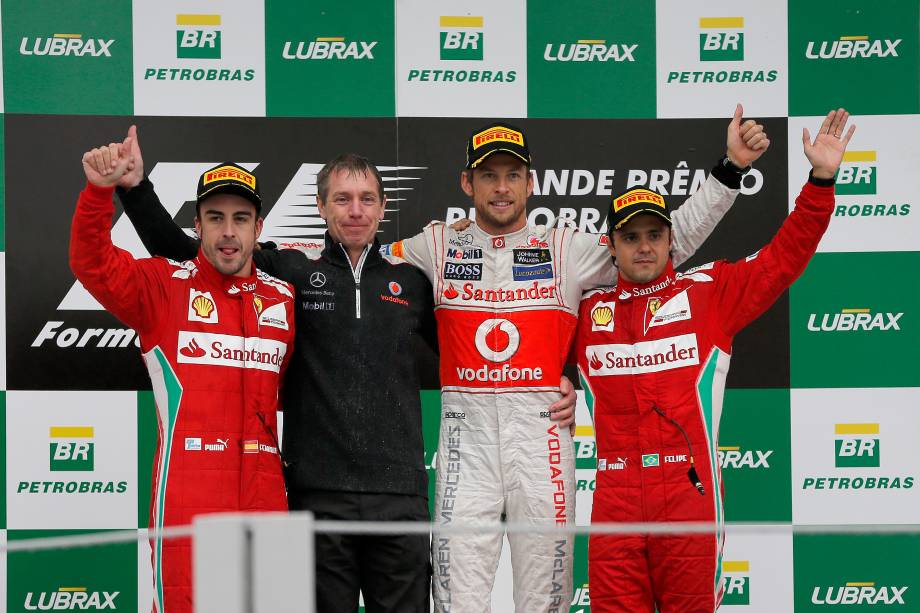Fernando Alonso, Jenson Button e Felipe Massa no pódio do GP Brasil de Fórmula 1 2012, no Autódromo de Interlagos, em São Paulo Fernando Alonso, Jenson Button e Felipe Massa no pódio do GP Brasil de Fórmula 1 2012, no Autódromo de Interlagos, em São Paulo
