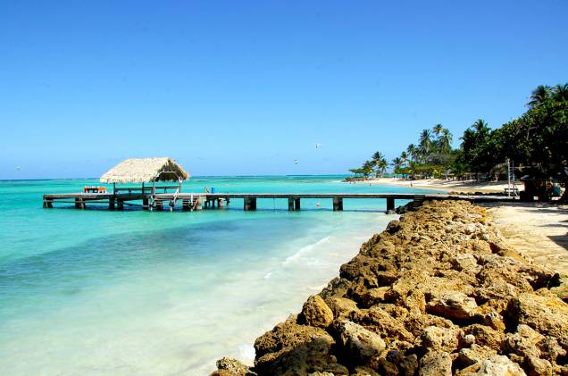 Pigeon Point é mais acessível e frequentada, e também está entre as mais bonitas de Tobago Pigeon Point é mais acessível e frequentada, e também está entre as mais bonitas de Tobago