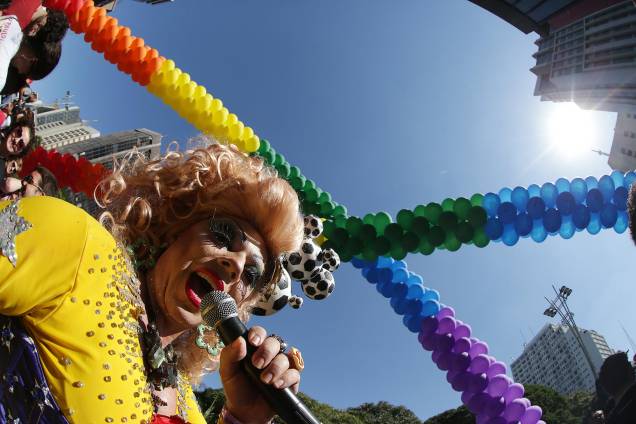 <strong>1. <a href="https://viajeaqui.abril.com.br/cidades/br-sp-sao-paulo" rel="São Paulo (SP)" target="_blank">São Paulo (SP)</a></strong> Além de bares e baladas, São Paulo ferve no início de junho (ou fim de maio), quando sedia a Parada do Orgulho LGBT – a cidade recebe visitantes de todo o país, que desfilam alegremente ao som de música eletrônica pela avenida Paulista e rua da Consolação, no centro <strong>1. <a href="https://viajeaqui.abril.com.br/cidades/br-sp-sao-paulo" rel="São Paulo (SP)" target="_blank">São Paulo (SP)</a></strong> Além de bares e baladas, São Paulo ferve no início de junho (ou fim de maio), quando sedia a Parada do Orgulho LGBT – a cidade recebe visitantes de todo o país, que desfilam alegremente ao som de música eletrônica pela avenida Paulista e rua da Consolação, no centro