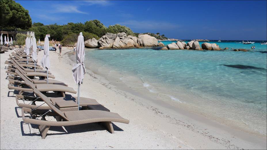 <strong>Plage Santa Giulia, Córsega, <a href="https://viajeaqui.abril.com.br/paises/franca" rel="França" target="_self">França</a></strong>Há quem diz que essa é a mais bela praia da Córsega, ilha conhecida como o berço do imperador Napoleão Bonaparte. Seu trecho arenoso é ótimo para caminhadas, fornecendo uma visão incrível do pôr do Sol<em><a href="https://www.booking.com/region/fr/corse.pt-br.html?sid=5b28d827ef00573fdd3b49a282e323ef;dcid=4aid=332455&label=viagemabril-as-mais-belas-praias-do-mediterraneo" rel="Veja preços de hotéis na Córsega no Booking.com" target="_blank">Veja preços de hotéis na Córsega no Booking.com</a></em> <strong>Plage Santa Giulia, Córsega, <a href="https://viajeaqui.abril.com.br/paises/franca" rel="França" target="_self">França</a></strong>Há quem diz que essa é a mais bela praia da Córsega, ilha conhecida como o berço do imperador Napoleão Bonaparte. Seu trecho arenoso é ótimo para caminhadas, fornecendo uma visão incrível do pôr do Sol<em><a href="https://www.booking.com/region/fr/corse.pt-br.html?sid=5b28d827ef00573fdd3b49a282e323ef;dcid=4aid=332455&label=viagemabril-as-mais-belas-praias-do-mediterraneo" rel="Veja preços de hotéis na Córsega no Booking.com" target="_blank">Veja preços de hotéis na Córsega no Booking.com</a></em>