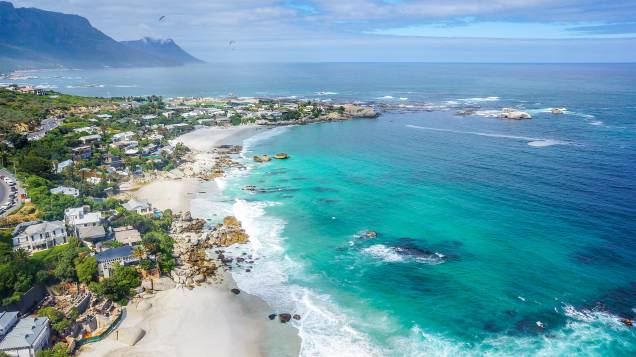 Uma das praias mais lindas (e mais famosas) da <a href="https://viajeaqui.abril.com.br/cidades/africa-do-sul-cidade-do-cabo/" rel="Cidade do Cabo" target="_blank">Cidade do Cabo</a> é a Clifton – ali, prepare-se para enfrentar fortes ventanias, ideias para a prática de windsurfe e kitesurfe Uma das praias mais lindas (e mais famosas) da <a href="https://viajeaqui.abril.com.br/cidades/africa-do-sul-cidade-do-cabo/" rel="Cidade do Cabo" target="_blank">Cidade do Cabo</a> é a Clifton – ali, prepare-se para enfrentar fortes ventanias, ideias para a prática de windsurfe e kitesurfe