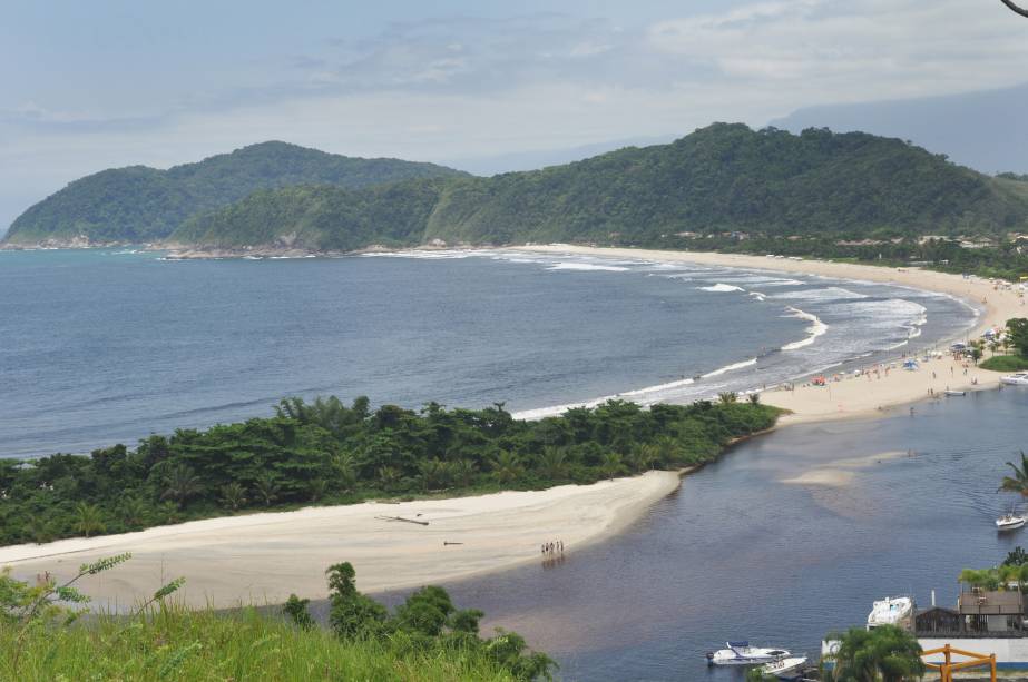 Praia da Barra do Una, São Sebastião, onde está a foz de rio homônimo Praia da Barra do Una, São Sebastião, onde está a foz de rio homônimo