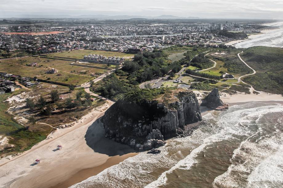 A Praia da Guarita é considerada uma das mais belas do litoral gaúcho