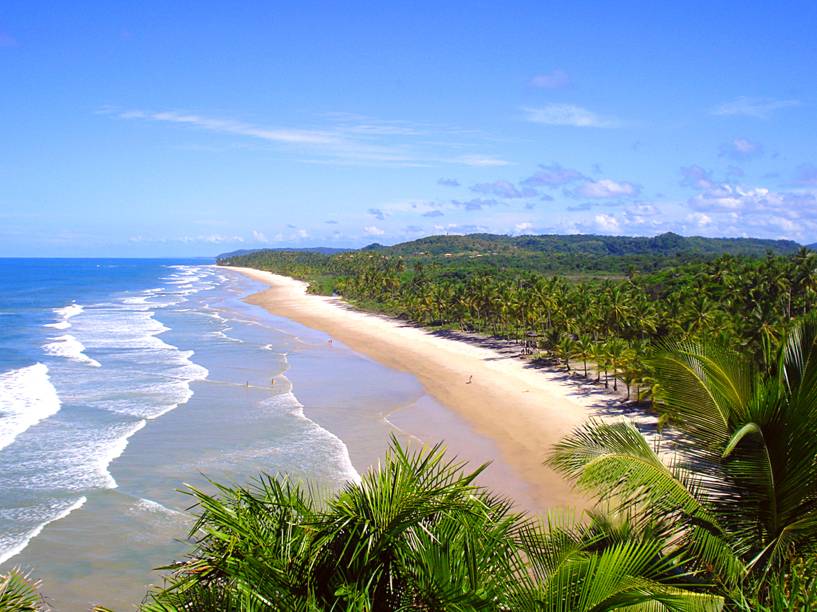 <strong>Praia de Itacarezinho, Itacaré</strong> Ao contrário da maior parte das praias que marcam a identidade de Itacaré, a praia de Itacarezinho é longa, com 5 km de faixa de areia larga. Belos coqueiros e uma mata ativa imponente também fazem parte da paisagem. <a href="https://www.booking.com/searchresults.pt-br.html?aid=332455&sid=605c56653290b80351df808102ac423d&sb=1&src=searchresults&src_elem=sb&error_url=https%3A%2F%2Fwww.booking.com%2Fsearchresults.pt-br.html%3Faid%3D332455%3Bsid%3D605c56653290b80351df808102ac423d%3Bcity%3D-669418%3Bclass_interval%3D1%3Bdest_id%3D249280%3Bdest_type%3Dlandmark%3Bdtdisc%3D0%3Bfrom_sf%3D1%3Bgroup_adults%3D2%3Bgroup_children%3D0%3Binac%3D0%3Bindex_postcard%3D0%3Blabel_click%3Dundef%3Bno_rooms%3D1%3Boffset%3D0%3Bpostcard%3D0%3Braw_dest_type%3Dlandmark%3Broom1%3DA%252CA%3Bsb_price_type%3Dtotal%3Bsearch_selected%3D1%3Bsrc%3Dsearchresults%3Bsrc_elem%3Dsb%3Bss%3DPrainha%252C%2520Itacar%25C3%25A9%252C%2520Bahia%252C%2520Brasil%3Bss_all%3D0%3Bss_raw%3DPrainha%3Bssb%3Dempty%3Bsshis%3D0%3Bssne_untouched%3DSanto%2520Andr%25C3%25A9%26%3B&ss=Itacar%C3%A9%2C+Bahia%2C+Brasil&ssne=Prainha&ssne_untouched=Prainha&checkin_monthday=&checkin_month=&checkin_year=&checkout_monthday=&checkout_month=&checkout_year=&group_adults=2&group_children=0&no_rooms=1&from_sf=1&ss_raw=Itacar%C3%A9%C2%A0&ac_position=0&ac_langcode=xb&dest_id=-647482&dest_type=city&place_id_lat=-14.277676&place_id_lon=-38.995499&search_pageview_id=6f219255fdb8005c&search_selected=true&search_pageview_id=6f219255fdb8005c&ac_suggestion_list_length=5&ac_suggestion_theme_list_length=0" target="_blank" rel="noopener"><em>Busque hospedagens em Itacaré </em></a>