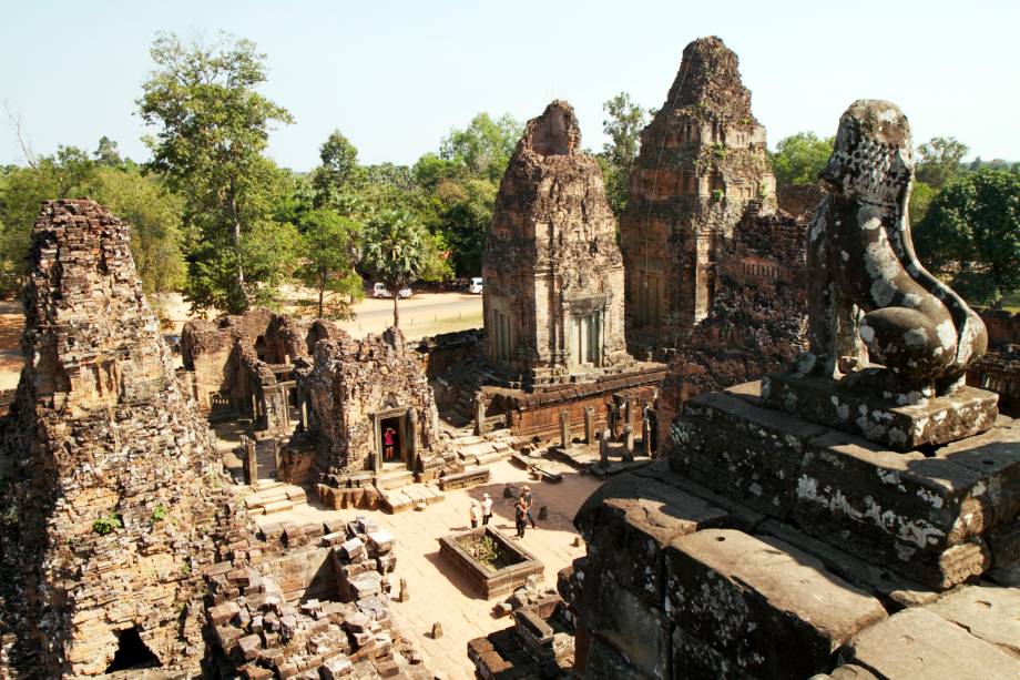 <strong>6. Pre Rup </strong>Este templo-montanha se ergue no meio da paisagem plana de Angkor, oferecendo uma vista inigual&aacute;vel do espa&ccedil;o ao seu redor. Foi constru&iacute;do em homenagem ao deus Shiva e provavelmente estava dentro de um ashram, do qual nada restou