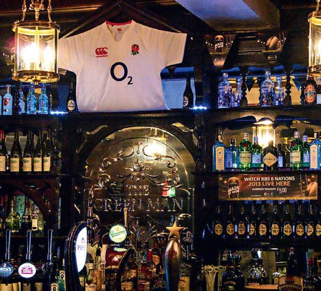 Pub Arendsnest, onde as loiras vêm na caneca Pub Arendsnest, onde as loiras vêm na caneca