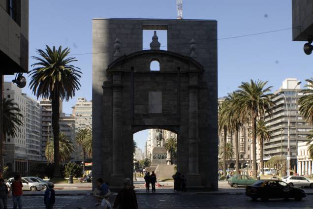 Puerta de la Ciudadela, em Montevidéu, no Uruguai Puerta de la Ciudadela, em Montevidéu, no Uruguai