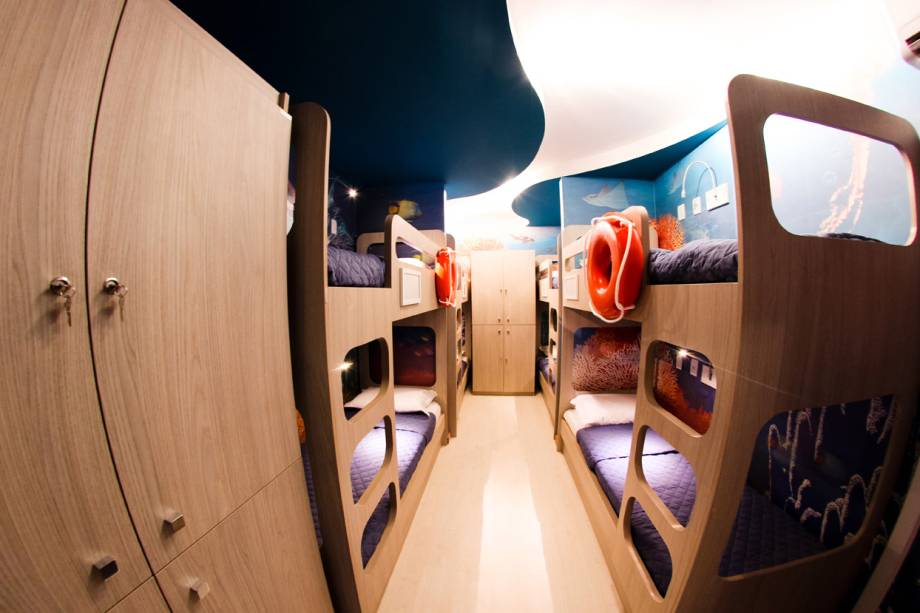 Quarto Oceans, do F Design Hostel, em Salvador, Bahia