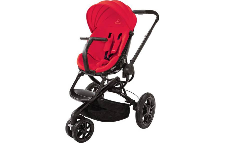 <strong>Carrinho de passeio</strong><br /> <br /> Um dos itens do enxoval de bebê que apresenta a maior diferença de preço entre Brasil e Estados Unidos é o carrinho de passeio. Uma das marcas preferidas pelos brasileiros é a Quinny (na foto, o modelo Quinny Moodd, que custa cerca de US$ 700). Bugaboo, Orbit, Uppababy, Peg Pérego, Chicco, Jeep e MacLaren são outras marcas de renome. Mas para fazer a compra de um carrinho de bebê é preciso estar atento a vários detalhes como os acessórios que estão incluídos, o tamanho (cabe no porta-malas do seu carro?), o peso e a facilidade de dobrá-lo. E não se esqueça de consultar os limites de peso e tamanho da bagagem da sua companhia aérea antes de fazer a compra. <strong>Carrinho de passeio</strong><br /> <br /> Um dos itens do enxoval de bebê que apresenta a maior diferença de preço entre Brasil e Estados Unidos é o carrinho de passeio. Uma das marcas preferidas pelos brasileiros é a Quinny (na foto, o modelo Quinny Moodd, que custa cerca de US$ 700). Bugaboo, Orbit, Uppababy, Peg Pérego, Chicco, Jeep e MacLaren são outras marcas de renome. Mas para fazer a compra de um carrinho de bebê é preciso estar atento a vários detalhes como os acessórios que estão incluídos, o tamanho (cabe no porta-malas do seu carro?), o peso e a facilidade de dobrá-lo. E não se esqueça de consultar os limites de peso e tamanho da bagagem da sua companhia aérea antes de fazer a compra.
