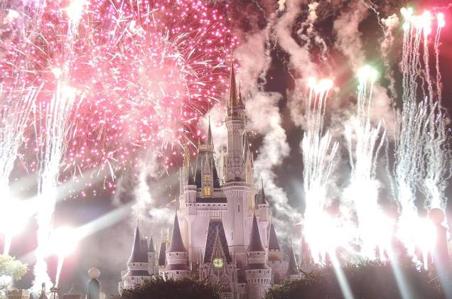No Castelo da Cinderela, na Disney, é Réveillon todo dia No Castelo da Cinderela, na Disney, é Réveillon todo dia