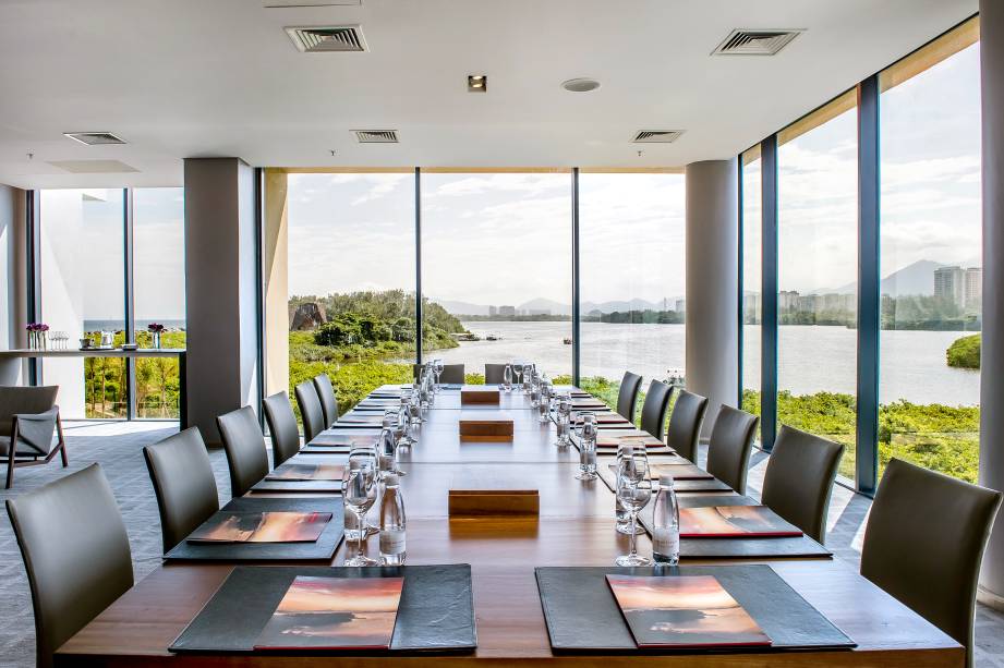 Sala de reuniões do <a href="https://riodejaneiro.grand.hyatt.com/pt/hotel/home.html" rel="Grand Hyatt Rio de Janeiro" target="_blank">Grand Hyatt Rio de Janeiro</a>