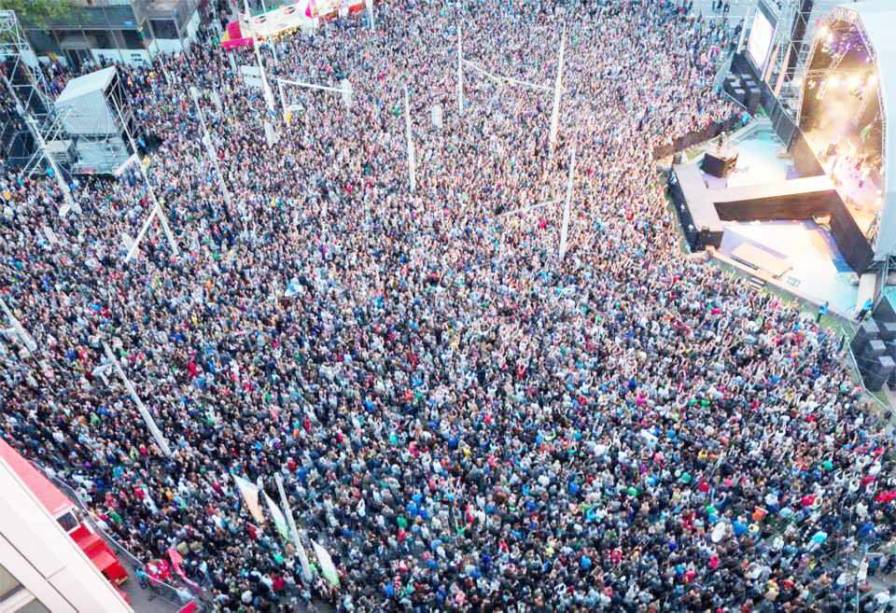 <strong>Roterdã Unlimited</strong>    Também há shows de artistas famosos, incluindo todos os estilos musicais do hip-hop ao folk. Em 2014 o brasileiro Sergio Mendes é uma das atrações.  <strong>Roterdã Unlimited</strong>    Também há shows de artistas famosos, incluindo todos os estilos musicais do hip-hop ao folk. Em 2014 o brasileiro Sergio Mendes é uma das atrações.