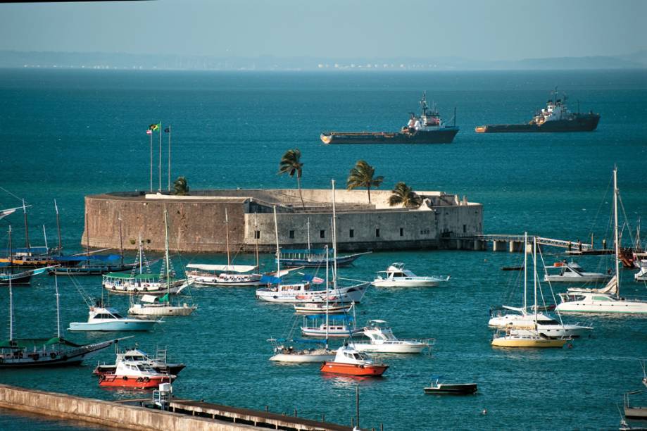 Fechado para visitação, o forte ajuda a compor o cenário da Baía de Todos os Santos Fechado para visitação, o forte ajuda a compor o cenário da Baía de Todos os Santos
