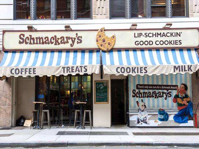 <strong><a href="https://schmackarys.com/" rel="Schmackarys" target="_blank">Schmackarys</a></strong> A casa tem uma variedade enorme de cookies que valem uma boa pausa para um café da tarde. Entre os sabores que se destacam, além do clássico de chocolate, estão o de caramelo, manteiga de amendoim, limão e blueberry. <em>362 West 45th Street, 10036</em> <strong><a href="https://schmackarys.com/" rel="Schmackarys" target="_blank">Schmackarys</a></strong> A casa tem uma variedade enorme de cookies que valem uma boa pausa para um café da tarde. Entre os sabores que se destacam, além do clássico de chocolate, estão o de caramelo, manteiga de amendoim, limão e blueberry. <em>362 West 45th Street, 10036</em>