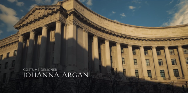 De outro ângulo, o prédio do <strong>US Post Service</strong> em frente ao Ronald Reagan Building, dentro do Federal Triangle, na confluência da <strong>Pennsylvania Ave NW</strong> com a <strong>13 St NW</strong> De outro ângulo, o prédio do <strong>US Post Service</strong> em frente ao Ronald Reagan Building, dentro do Federal Triangle, na confluência da <strong>Pennsylvania Ave NW</strong> com a <strong>13 St NW</strong>