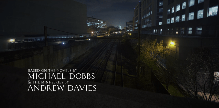 A linha do trem vista da <strong>LEnfant Plaza SW</strong> com o <strong>Capitólio</strong> ao fundo A linha do trem vista da <strong>LEnfant Plaza SW</strong> com o <strong>Capitólio</strong> ao fundo