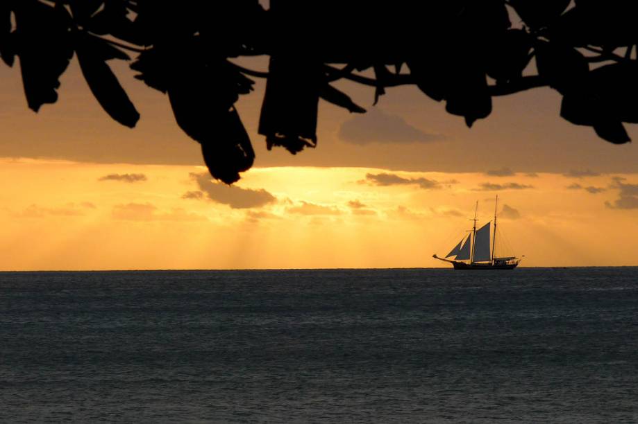 Veleiro ao largo de Seychelles