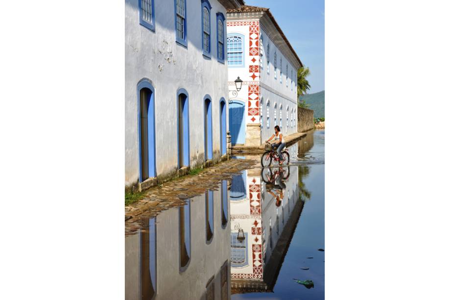 Espelho d&aacute;gua em <a href="https://viajeaqui.abril.com.br/cidades/br-rj-paraty" rel="Paraty" target="_self">Paraty</a>, <a href="https://viajeaqui.abril.com.br/estados/br-rio-de-janeiro" rel="Rio de Janeiro" target="_self">Rio de Janeiro</a>