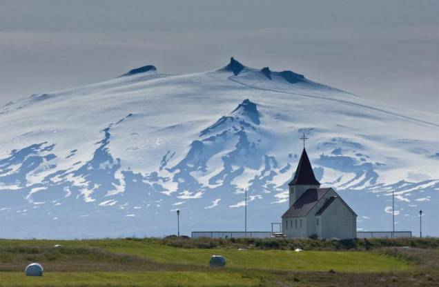 Península Ssnaefellsnes e a igreja Stadarstadur Península Ssnaefellsnes e a igreja Stadarstadur