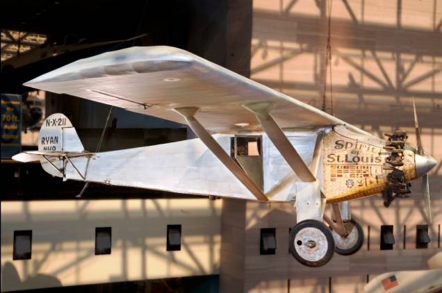 Spirit of St Louis, o avião em que Charles Lindbergh realizou a primeira travessia aérea transatlântica, em 1927, exposto em Washington DC Spirit of St Louis, o avião em que Charles Lindbergh realizou a primeira travessia aérea transatlântica, em 1927, exposto em Washington DC