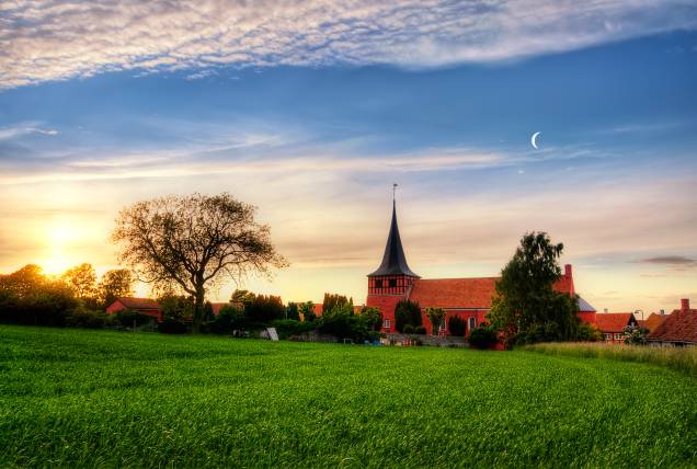 <strong>4. <a href="https://viajeaqui.abril.com.br/paises/dinamarca" rel="Dinamarca" target="_self">Dinamarca</a> </strong> A ilha dinamarquesa de Bornholm já foi controlada pela <a href="https://viajeaqui.abril.com.br/paises/suecia" rel="Suécia" target="_self">Suécia</a>. Hoje, seus cenários são perfeitos para atividades como pesca e cerâmica <strong>4. <a href="https://viajeaqui.abril.com.br/paises/dinamarca" rel="Dinamarca" target="_self">Dinamarca</a> </strong> A ilha dinamarquesa de Bornholm já foi controlada pela <a href="https://viajeaqui.abril.com.br/paises/suecia" rel="Suécia" target="_self">Suécia</a>. Hoje, seus cenários são perfeitos para atividades como pesca e cerâmica