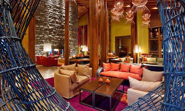 <strong>10. Tambo del Inka, a Luxury Collection Resort & Spa, Urubamba, <a href="https://viajeaqui.abril.com.br/paises/peru/fotos" rel="Peru" target="_blank">Peru</a></strong>Na pequena cidade de Urubamba, próxima a Cusco, tem uma estação de trem privativa que leva à entrada de Machu Picchu. Destaque para o delicioso restaurante de culinária tradicional peruana, e para o spa, com piscina aquecida interna.Mês mais barato para se hospedar: Fevereiro <strong>10. Tambo del Inka, a Luxury Collection Resort & Spa, Urubamba, <a href="https://viajeaqui.abril.com.br/paises/peru/fotos" rel="Peru" target="_blank">Peru</a></strong>Na pequena cidade de Urubamba, próxima a Cusco, tem uma estação de trem privativa que leva à entrada de Machu Picchu. Destaque para o delicioso restaurante de culinária tradicional peruana, e para o spa, com piscina aquecida interna.Mês mais barato para se hospedar: Fevereiro