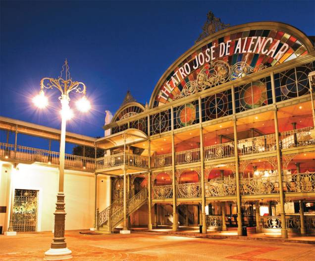 O belo Theatro José de Alencar, construção de 1910 O belo Theatro José de Alencar, construção de 1910