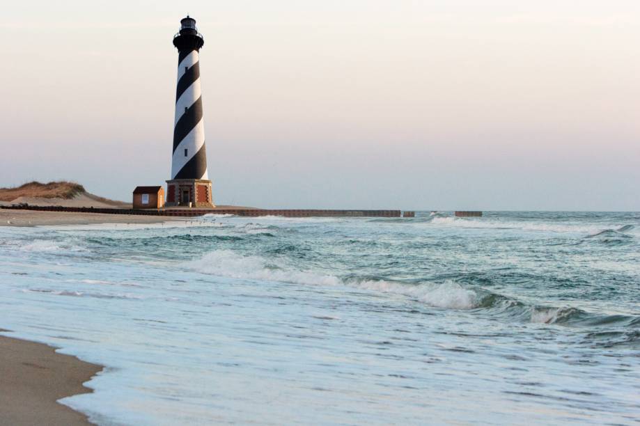 <strong>5. Cape Hatteras, Outer Banks, Carolina do Norte</strong>O destaque da limpíssima Cape Hatteras fica por conta do farol mais famoso dos Estados Unidos