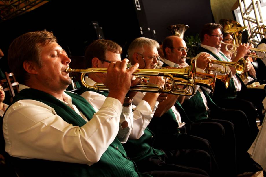 Bandas típicas alemãs se apresentam na Festa do Imigrante de Timbó Bandas típicas alemãs se apresentam na Festa do Imigrante de Timbó