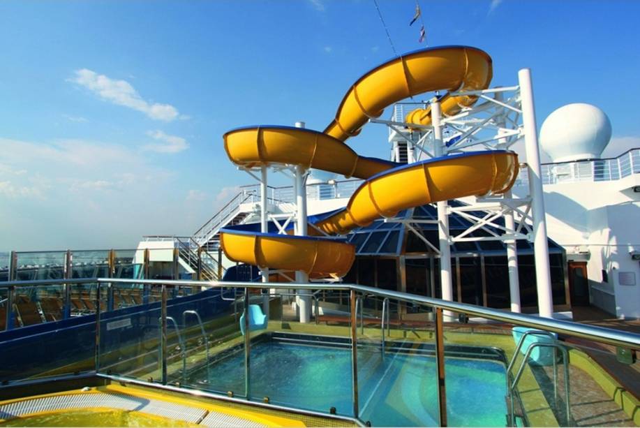 Toboágua é uma das atrações do navio Toboágua é uma das atrações do navio