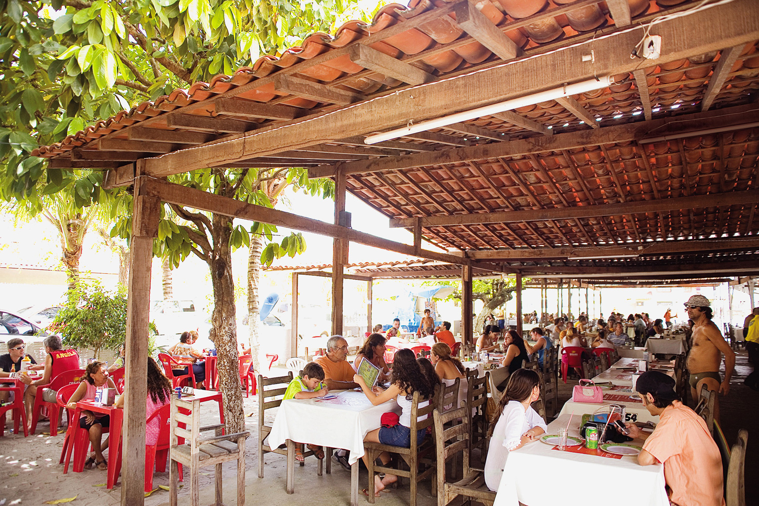 Restaurante <a href="https://viajeaqui.abril.com.br/estabelecimentos/br-rn-natal-restaurante-toca-do-caranguejo" rel="Toca do Caranguejo">Toca do Caranguejo</a>, em Natal, no Rio Grande do Norte. A melhor pedida do card&aacute;pio &eacute; o caranguejo fcozido em molho &agrave; base de tomate, leite de coco e coentro