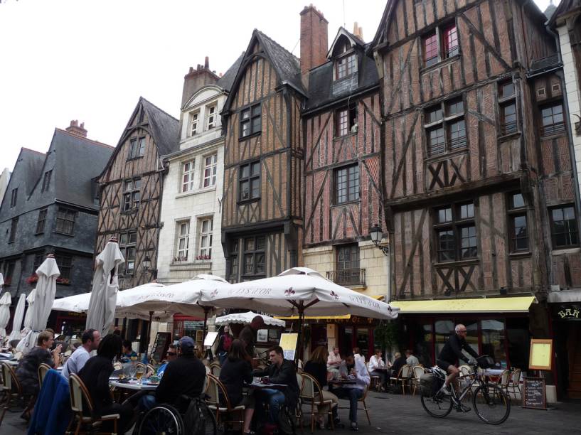 Aspecto do centro de Tours, repleto de casas escoradas em madeira Aspecto do centro de Tours, repleto de casas escoradas em madeira