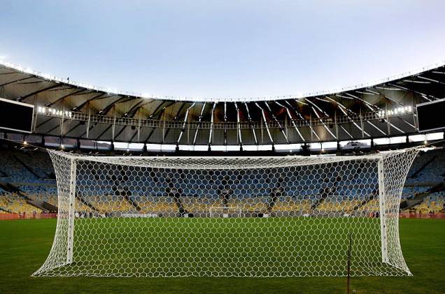 <a href="https://viajeaqui.abril.com.br/estabelecimentos/br-rj-rio-de-janeiro-atracao-estadio-do-maracana" rel="Maracanã – Rio de Janeiro:" target="_blank"><strong>Maracanã – Rio de Janeiro:</strong></a>O histórico “Maraca”, inaugurado em 1950, após quase três anos em reforma agora tem as arquibancadas, com cadeiras azuis, amarelas e brancas que junto com o verde do gramado, formam as cores da bandeira brasileira. A reforma do Maracanã também seguiu as normas de sustentabilidade da LEED. <a href="https://viajeaqui.abril.com.br/estabelecimentos/br-rj-rio-de-janeiro-atracao-estadio-do-maracana" rel="Maracanã – Rio de Janeiro:" target="_blank"><strong>Maracanã – Rio de Janeiro:</strong></a>O histórico “Maraca”, inaugurado em 1950, após quase três anos em reforma agora tem as arquibancadas, com cadeiras azuis, amarelas e brancas que junto com o verde do gramado, formam as cores da bandeira brasileira. A reforma do Maracanã também seguiu as normas de sustentabilidade da LEED.