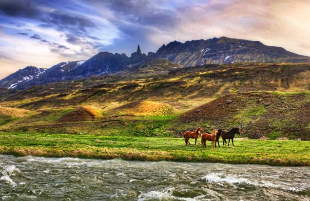 <strong>1. <a href="https://viajeaqui.abril.com.br/paises/islandia" rel="Islândia" target="_self">Islândia</a> </strong> Donas de uma beleza única e imponente, as montanhas islandesas são uma das marcas registradas das paisagens nórdicas <strong>1. <a href="https://viajeaqui.abril.com.br/paises/islandia" rel="Islândia" target="_self">Islândia</a> </strong> Donas de uma beleza única e imponente, as montanhas islandesas são uma das marcas registradas das paisagens nórdicas