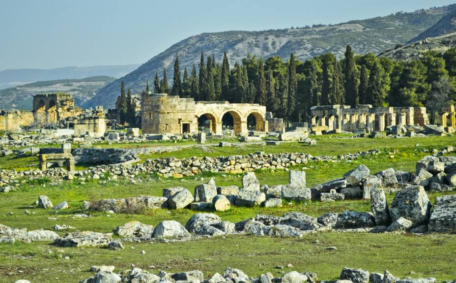 Ruínas greco-romanas no caminho de Izmir